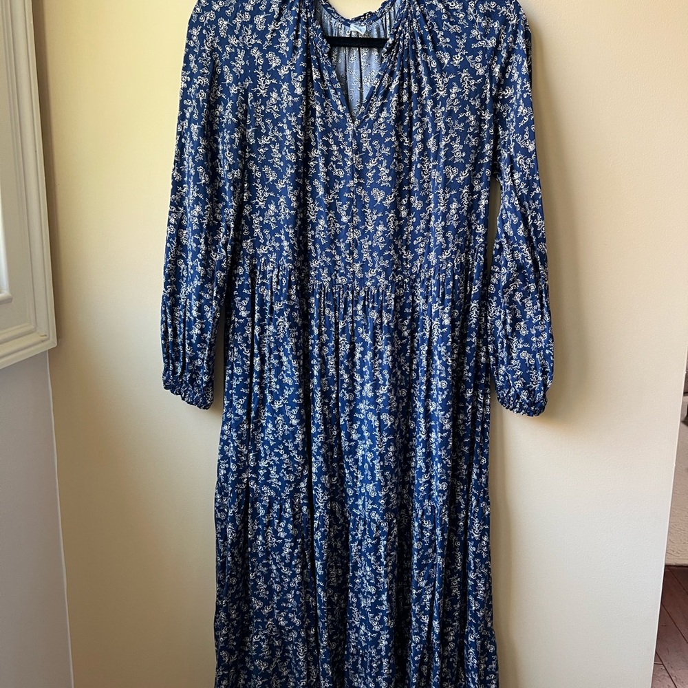 Old Navy Navy and White Floral Dress